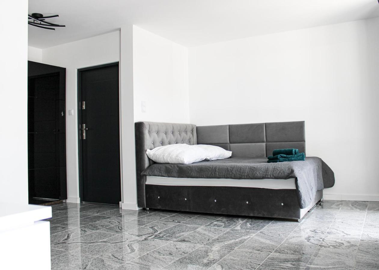 Apartament Black-Niska Z Garazem Podziemnym Kielce Exterior photo